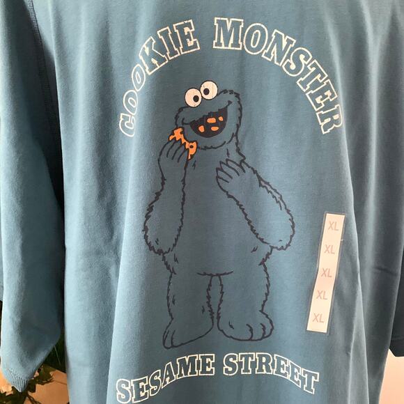 GU Uniqlo x Sesame Street Cookie Monster Half Sleeve Sweat Look T-shirt in Blue - Picture 6 of 10